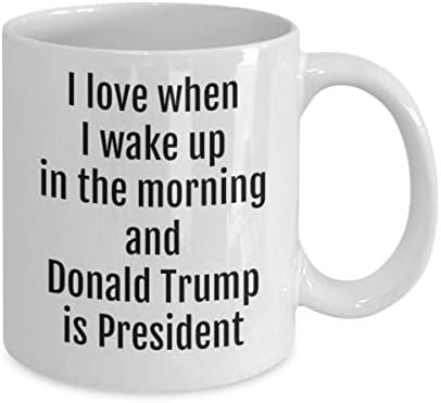 Koz Kupa Sabah Uyandığımda Seviyorum ve Donald Trump Başkan Komik MAGA Cumhuriyetçi 11 veya 15 oz Beyaz Seramik Koz 2024